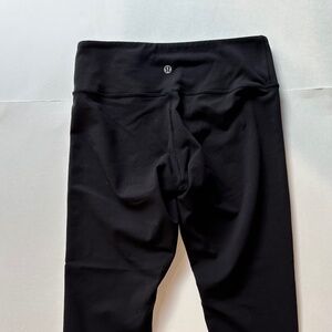 Lululemon Black Crop‎ Leggings - Size 6 ( No Size Tag / Yes Size Dot).